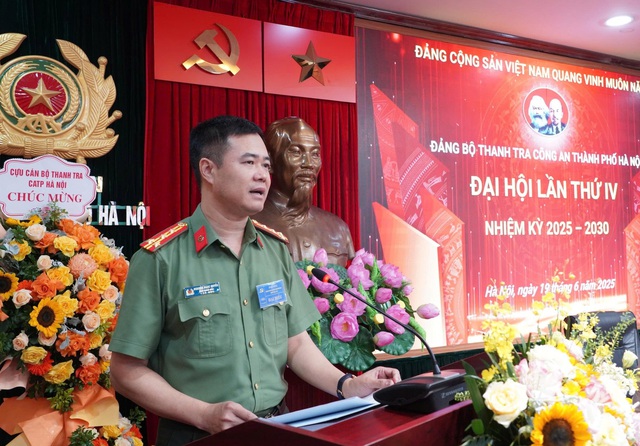 Xây dựng phong cách người CAND Thủ đô bản lĩnh, nhân văn, vì nhân dân phục vụ- Ảnh 1. Xây dựng phong cách người CAND Thủ đô bản lĩnh, nhân văn, vì nhân dân phục vụ- Ảnh 1.