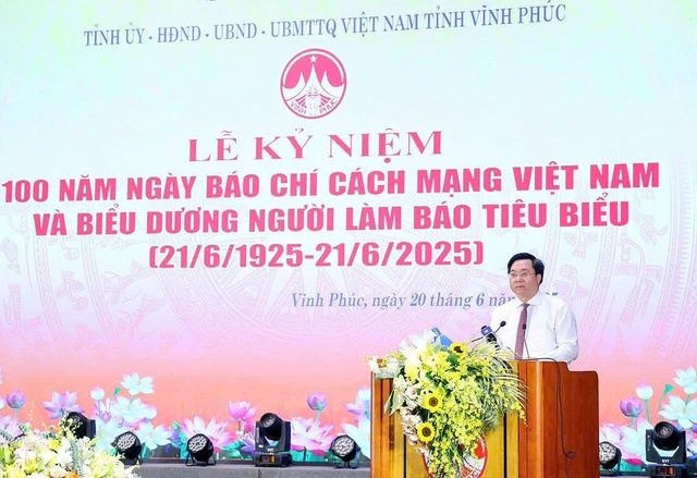 Khẳng định vai trò báo chí cách mạng trong dòng chảy phát triển của Vĩnh Phúc- Ảnh 2. Khẳng định vai trò báo chí cách mạng trong dòng chảy phát triển của Vĩnh Phúc- Ảnh 2.