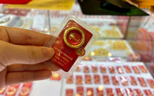 Giá vàng hôm nay 21/6: Giá vàng nhẫn giảm mạnh- Ảnh 1. Giá vàng hôm nay 21/6: Giá vàng nhẫn giảm mạnh- Ảnh 1.