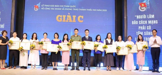 Trao giải Báo chí toàn quốc về công tác đoàn và phong trào thanh thiếu nhi năm 2025- Ảnh 3. Trao giải Báo chí toàn quốc về công tác đoàn và phong trào thanh thiếu nhi năm 2025- Ảnh 3.