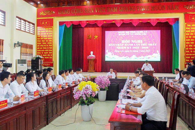 Nghệ An tổ chức vận hành thử nghiệm mô hình chính quyền địa phương 2 cấp- Ảnh 2. Nghệ An tổ chức vận hành thử nghiệm mô hình chính quyền địa phương 2 cấp- Ảnh 2.