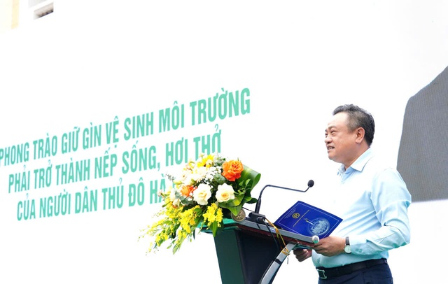 Hà Nội: Đưa thiết bị vệ sinh môi trường hiện đại vào hoạt động tại 4 quận nội đô- Ảnh 2. Hà Nội: Đưa thiết bị vệ sinh môi trường hiện đại vào hoạt động tại 4 quận nội đô- Ảnh 2.