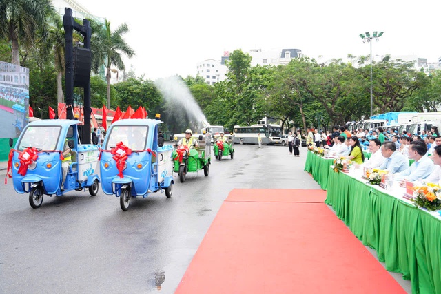 Hà Nội: Đưa thiết bị vệ sinh môi trường hiện đại vào hoạt động tại 4 quận nội đô- Ảnh 6. Hà Nội: Đưa thiết bị vệ sinh môi trường hiện đại vào hoạt động tại 4 quận nội đô- Ảnh 6.