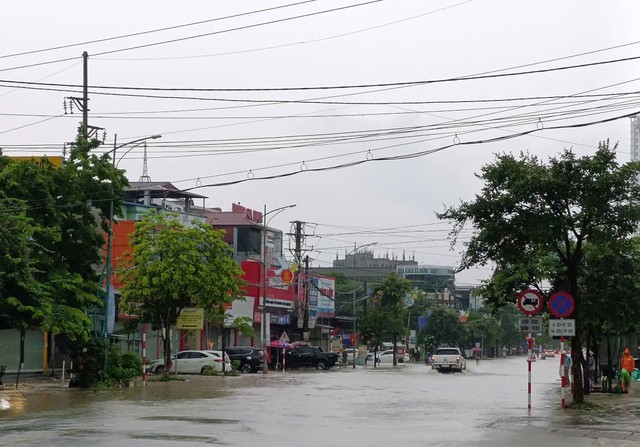 Thái Nguyên: Nhiều nơi ngập sâu sau trận mưa kéo dài- Ảnh 1. Thái Nguyên: Nhiều nơi ngập sâu sau trận mưa kéo dài- Ảnh 1.