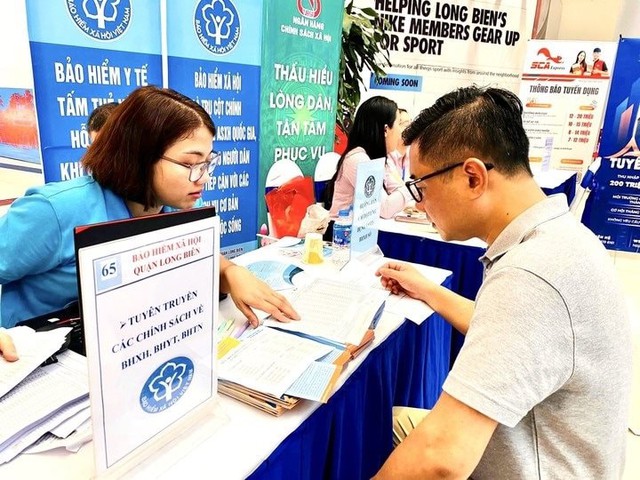Từ 1/7, thay thế mức lương cơ sở bằng mức tham chiếu để đóng BHXH- Ảnh 1. Từ 1/7, thay thế mức lương cơ sở bằng mức tham chiếu để đóng BHXH- Ảnh 1.