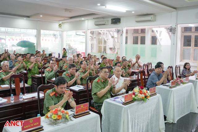 Hội nghị hợp nhất Hội cựu CAND TP Cần Thơ, tỉnh Sóc Trăng và Hậu Giang- Ảnh 3. Hội nghị hợp nhất Hội cựu CAND TP Cần Thơ, tỉnh Sóc Trăng và Hậu Giang- Ảnh 3.