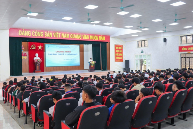 Trường CĐ Cơ điện Phú Thọ: Học bổng 100%, đảm bảo việc làm sau tốt nghiệp- Ảnh 3. Trường CĐ Cơ điện Phú Thọ: Học bổng 100%, đảm bảo việc làm sau tốt nghiệp- Ảnh 3.