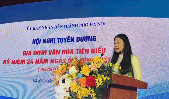 Hà Nội: Tuyên dương Gia đình văn hóa Thủ đô tiêu biểu năm 2025- Ảnh 2. Hà Nội: Tuyên dương Gia đình văn hóa Thủ đô tiêu biểu năm 2025- Ảnh 2.