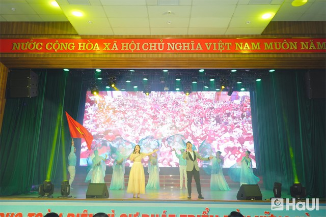Sinh viên HaUI chinh phục sân chơi khoa học quốc tế- Ảnh 12. Sinh viên HaUI chinh phục sân chơi khoa học quốc tế- Ảnh 12.