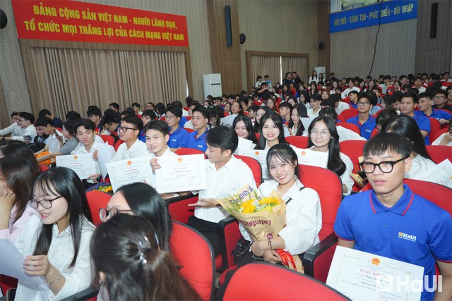 Sinh viên HaUI chinh phục sân chơi khoa học quốc tế- Ảnh 16. Sinh viên HaUI chinh phục sân chơi khoa học quốc tế- Ảnh 16.