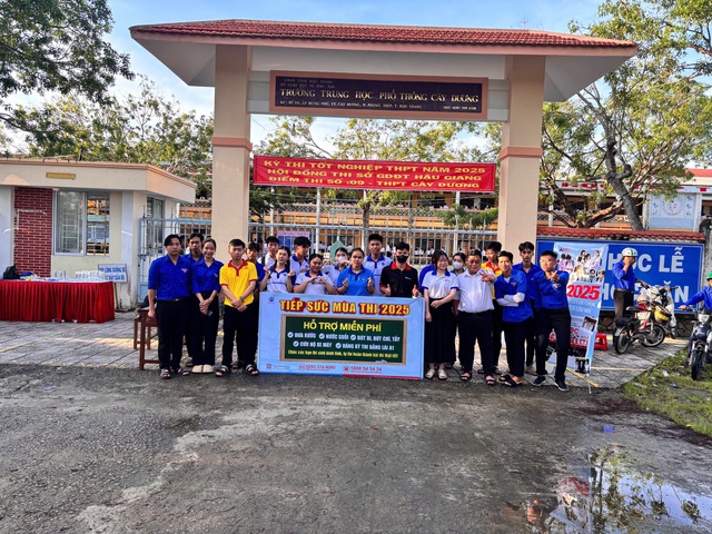 Công ty TNHH Hồng Đức đồng hành cùng thí sinh tỉnh Hậu Giang và TP Cần Thơ trong Kỳ thi tốt nghiệp THPT năm 2025- Ảnh 4. Công ty TNHH Hồng Đức đồng hành cùng thí sinh tỉnh Hậu Giang và TP Cần Thơ trong Kỳ thi tốt nghiệp THPT năm 2025- Ảnh 4.