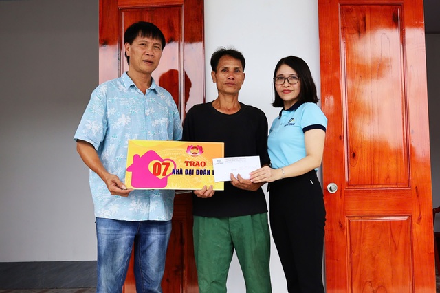 Nghệ An: Bàn giao nhà “Đại đoàn kết” số 7, thắp sáng hi vọng cho người cha đơn thân- Ảnh 5. Nghệ An: Bàn giao nhà “Đại đoàn kết” số 7, thắp sáng hi vọng cho người cha đơn thân- Ảnh 5.