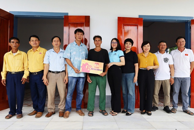 Nghệ An: Bàn giao nhà “Đại đoàn kết” số 7, thắp sáng hi vọng cho người cha đơn thân- Ảnh 6. Nghệ An: Bàn giao nhà “Đại đoàn kết” số 7, thắp sáng hi vọng cho người cha đơn thân- Ảnh 6.