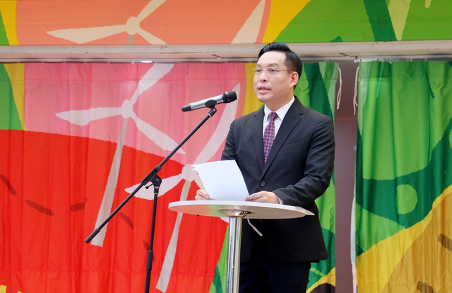 Nghệ An: 'Chuyến xe hướng nghiệp Đức năm 2025' mang đến cơ hội học tập, nghề nghiệp quốc tế cho thế hệ trẻ- Ảnh 2. Nghệ An: 'Chuyến xe hướng nghiệp Đức năm 2025' mang đến cơ hội học tập, nghề nghiệp quốc tế cho thế hệ trẻ- Ảnh 2.