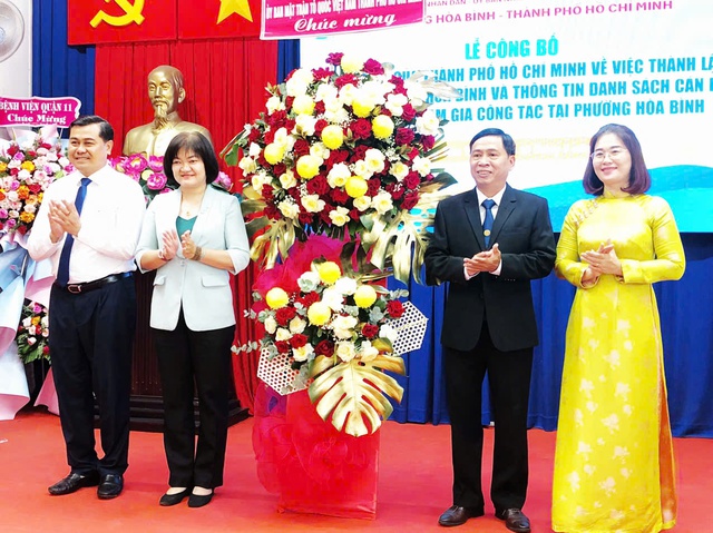 Lễ công bố quyết định của Ban chấp hành Đảng bộ TP. HCM về việc thành lập Đảng bộ phường Hòa Bình- Ảnh 3. Lễ công bố quyết định của Ban chấp hành Đảng bộ TP. HCM về việc thành lập Đảng bộ phường Hòa Bình- Ảnh 3.