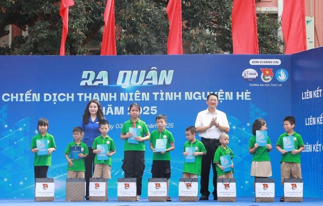 Hà Nội: Ra quân Chiến dịch Thanh niên tình nguyện hè 2025- Ảnh 3. Hà Nội: Ra quân Chiến dịch Thanh niên tình nguyện hè 2025- Ảnh 3.