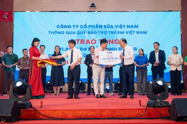 Khởi động “Tháng của trẻ em”: Vinamilk góp dinh dưỡng, thêm nụ cười cho thiếu nhi cả nước- Ảnh 1. Khởi động “Tháng của trẻ em”: Vinamilk góp dinh dưỡng, thêm nụ cười cho thiếu nhi cả nước- Ảnh 1.