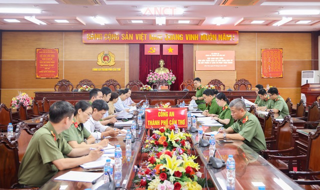 Cần Thơ đẩy mạnh triển khai cấp Phiếu Lý lịch tư pháp và Sổ sức khỏe điện tử trên VNeID- Ảnh 1. Cần Thơ đẩy mạnh triển khai cấp Phiếu Lý lịch tư pháp và Sổ sức khỏe điện tử trên VNeID- Ảnh 1.