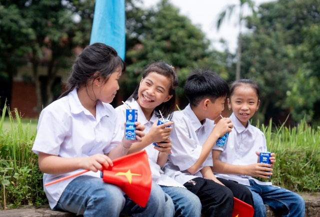 Khởi động “Tháng của trẻ em”: Vinamilk góp dinh dưỡng, thêm nụ cười cho thiếu nhi cả nước- Ảnh 3. Khởi động “Tháng của trẻ em”: Vinamilk góp dinh dưỡng, thêm nụ cười cho thiếu nhi cả nước- Ảnh 3.