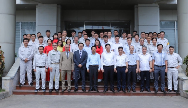 Thanh Hóa: Bí thư Tỉnh ủy kiểm tra tình hình sản xuất tại Nghi Sơn- Ảnh 4. Thanh Hóa: Bí thư Tỉnh ủy kiểm tra tình hình sản xuất tại Nghi Sơn- Ảnh 4.