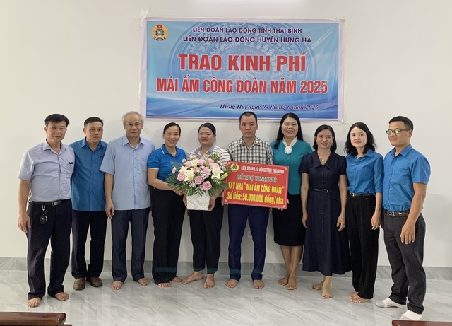 Trao hỗ trợ 200 triệu đồng cho 4 đoàn viên xây nhà ở Thái Bình- Ảnh 2.