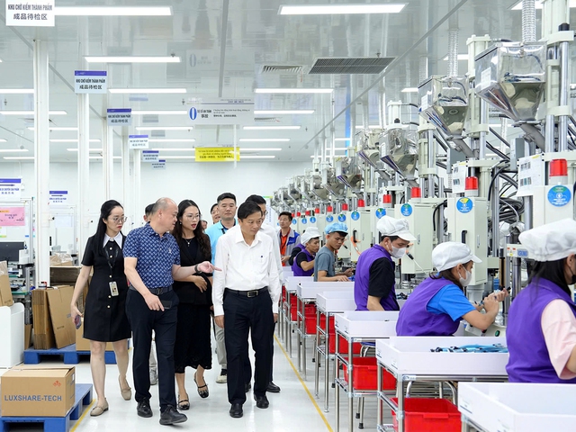Nghệ An: Nỗ lực “loại bỏ” chi phí không chính thức- Ảnh 2. Nghệ An: Nỗ lực “loại bỏ” chi phí không chính thức- Ảnh 2.