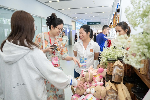 TP.HCM: Triển lãm quốc tế Nguồn cung ứng sản phẩm cao cấp thu hút 20.000 lượt khách- Ảnh 5. TP.HCM: Triển lãm quốc tế Nguồn cung ứng sản phẩm cao cấp thu hút 20.000 lượt khách- Ảnh 5.
