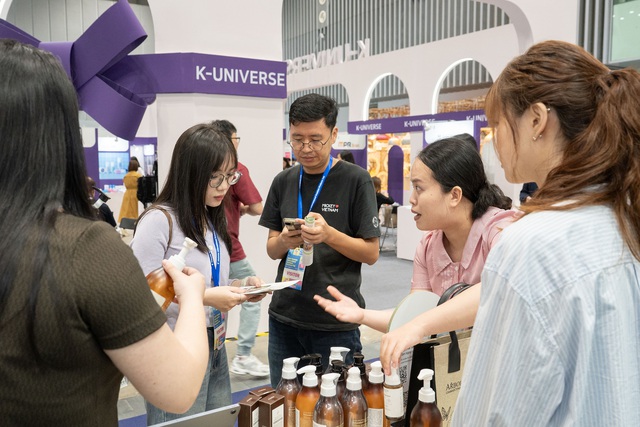 TP.HCM: Triển lãm quốc tế Nguồn cung ứng sản phẩm cao cấp thu hút 20.000 lượt khách- Ảnh 4. TP.HCM: Triển lãm quốc tế Nguồn cung ứng sản phẩm cao cấp thu hút 20.000 lượt khách- Ảnh 4.