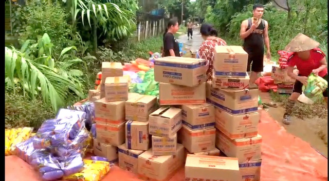 Nghĩa tình Dòng Lam - Hành trình 'Bắc tiến siêu bão Yagi' của Đội cứu hộ thiên tai tự nguyện Nghệ An- Ảnh 8. Nghĩa tình Dòng Lam - Hành trình 'Bắc tiến siêu bão Yagi' của Đội cứu hộ thiên tai tự nguyện Nghệ An- Ảnh 8.