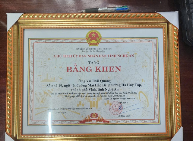 Nghĩa tình Dòng Lam - Hành trình 'Bắc tiến siêu bão Yagi' của Đội cứu hộ thiên tai tự nguyện Nghệ An- Ảnh 13. Nghĩa tình Dòng Lam - Hành trình 'Bắc tiến siêu bão Yagi' của Đội cứu hộ thiên tai tự nguyện Nghệ An- Ảnh 13.