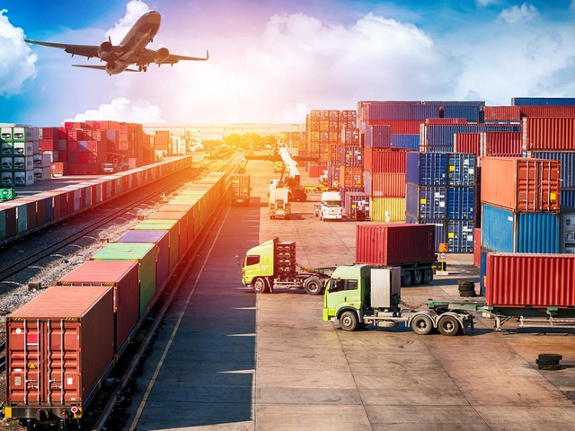 Hoạt động vận tải ghi nhận sự tăng trưởng tích cực- Ảnh 1. Hoạt động vận tải ghi nhận sự tăng trưởng tích cực- Ảnh 1.