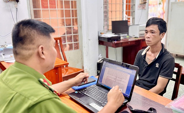 Cảnh sát giao thông An Giang truy bắt đối tượng trộm xe mô tô- Ảnh 1. Cảnh sát giao thông An Giang truy bắt đối tượng trộm xe mô tô- Ảnh 1.