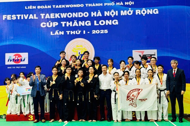 Hơn 1.000 võ sĩ tham dự Festival Taekwondo Hà Nội mở rộng - Cúp Thăng Long lần thứ 1 năm 2025- Ảnh 1. Hơn 1.000 võ sĩ tham dự Festival Taekwondo Hà Nội mở rộng - Cúp Thăng Long lần thứ 1 năm 2025- Ảnh 1.