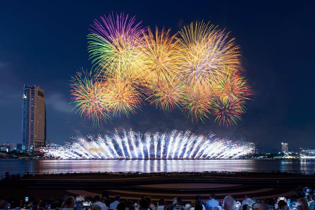 Đêm DIFF 2025 thứ hai: Tuyên ngôn pháo hoa của Z121 Vina Pyrotech Việt Nam- Ảnh 7.