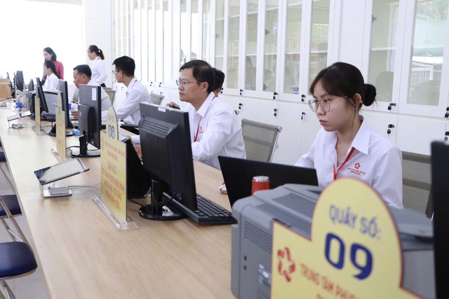 TP. HCM: Ra mắt Trung tâm Phục vụ Hành chính công phường Bình Trưng- Ảnh 2. TP. HCM: Ra mắt Trung tâm Phục vụ Hành chính công phường Bình Trưng- Ảnh 2.