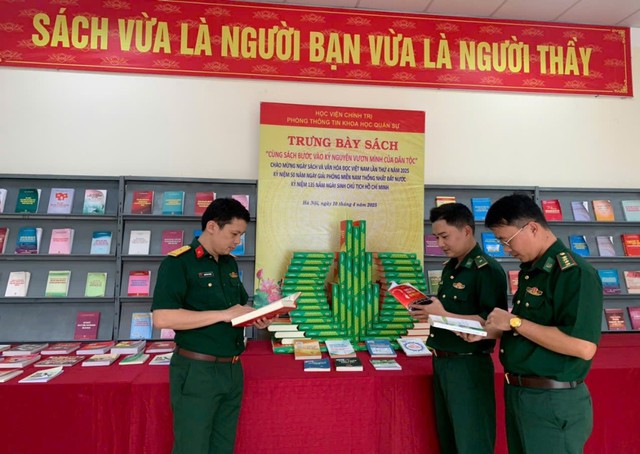 Rèn luyện chuẩn mực đạo đức cách mạng trong giai đoạn mới của học viên hệ 1 Học viện Chính trị- Ảnh 1. Rèn luyện chuẩn mực đạo đức cách mạng trong giai đoạn mới của học viên hệ 1 Học viện Chính trị- Ảnh 1.