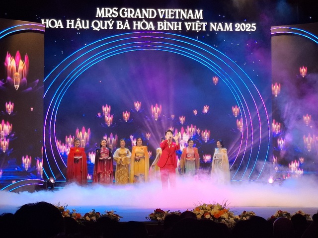 Người đẹp Nguyễn Thị Thưa đăng quang Mrs Grand Vietnam 2025- Ảnh 22.