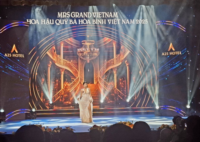 Người đẹp Nguyễn Thị Thưa đăng quang Mrs Grand Vietnam 2025- Ảnh 14.