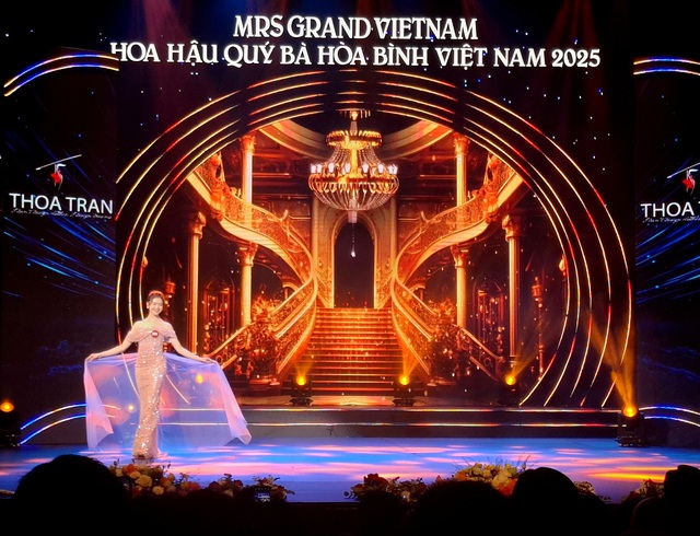 Người đẹp Nguyễn Thị Thưa đăng quang Mrs Grand Vietnam 2025- Ảnh 17.