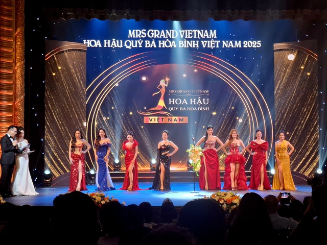 Người đẹp Nguyễn Thị Thưa đăng quang Mrs Grand Vietnam 2025- Ảnh 5.