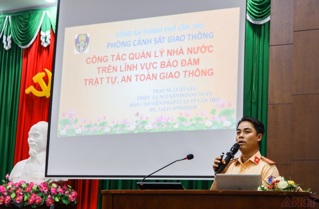 Cần Thơ: Nâng cao ý thức chấp hành pháp luật của người tham gia giao thông- Ảnh 1.
