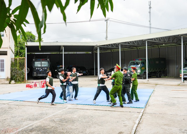 Công an TP Cần Thơ sẵn sàng tham gia Hội thi điều lệnh, quân sự, võ thuật CAND- Ảnh 2. Công an TP Cần Thơ sẵn sàng tham gia Hội thi điều lệnh, quân sự, võ thuật CAND- Ảnh 2.
