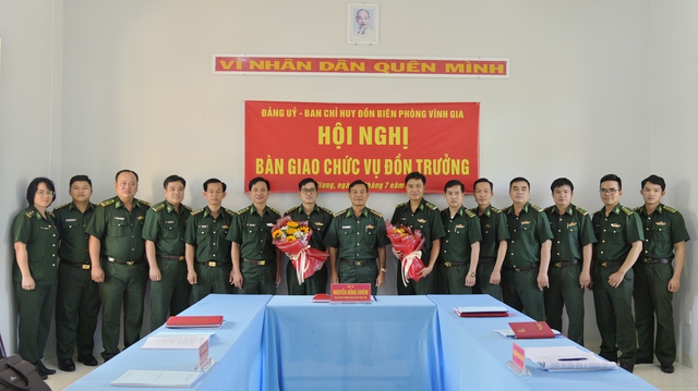 An Giang: Bàn giao chức vụ Đồn trưởng Đồn Biên phòng Vĩnh Gia- Ảnh 3. An Giang: Bàn giao chức vụ Đồn trưởng Đồn Biên phòng Vĩnh Gia- Ảnh 3.