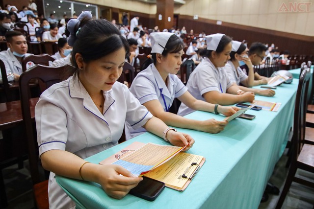 Cần Thơ: Nâng cao ý thức chấp hành pháp luật của người tham gia giao thông- Ảnh 3.