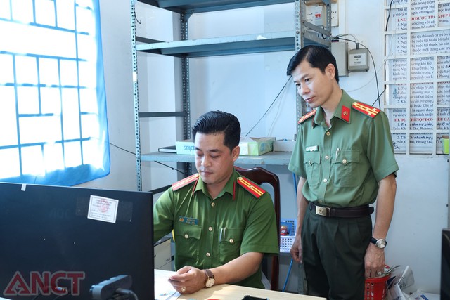 TP. Cần Thơ: Nâng cao hiệu quả công tác quản lý hành chính về TTXH cho lực lượng Công an cơ sở- Ảnh 1. TP. Cần Thơ: Nâng cao hiệu quả công tác quản lý hành chính về TTXH cho lực lượng Công an cơ sở- Ảnh 1.