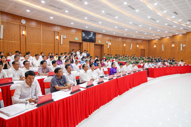 TP Cần Thơ: Công bố các Quyết định của Thành ủy về thành lập Đảng bộ và chỉ định nhân sự- Ảnh 1.