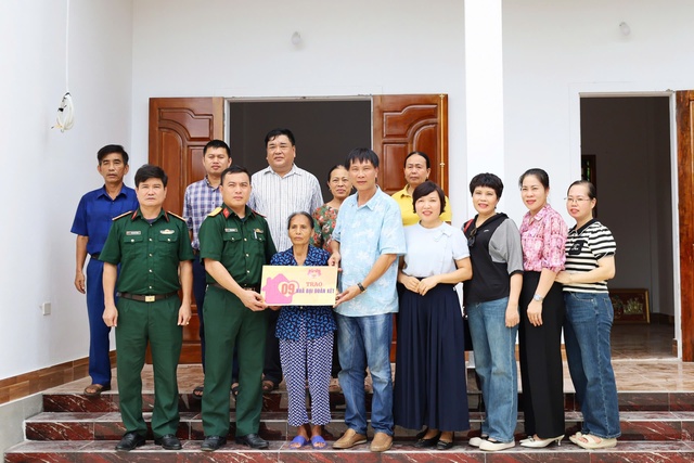 Nghệ An: Bàn giao hai ngôi nhà “Đại đoàn kết” các cho gia đình cựu Thanh niên xung phong- Ảnh 4.