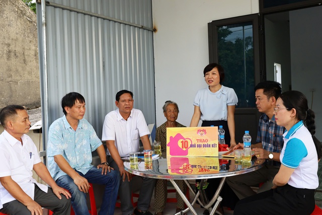 Nghệ An: Bàn giao hai ngôi nhà “Đại đoàn kết” các cho gia đình cựu Thanh niên xung phong- Ảnh 7.