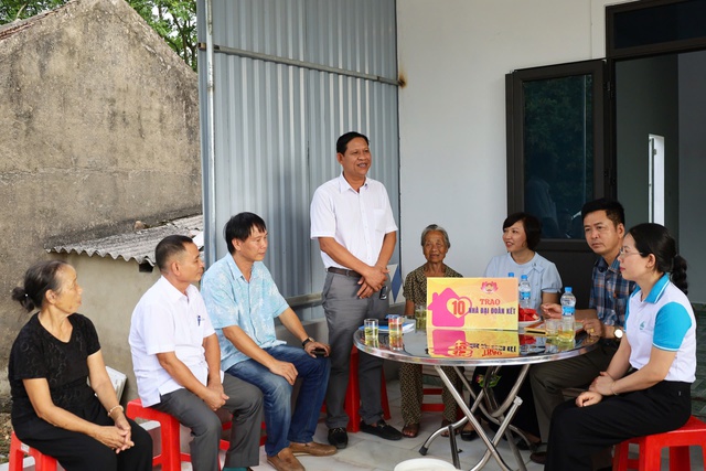 Nghệ An: Bàn giao hai ngôi nhà “Đại đoàn kết” các cho gia đình cựu Thanh niên xung phong- Ảnh 8.