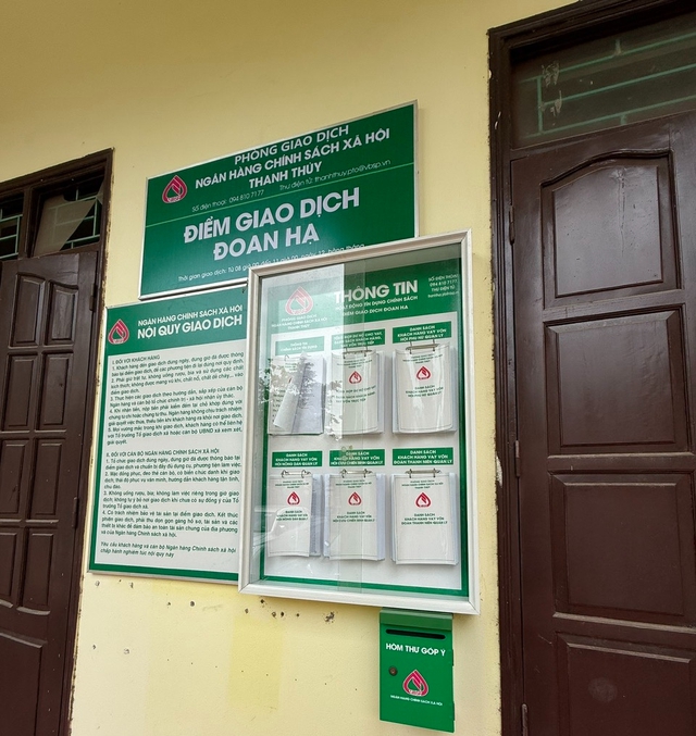 Phòng GD NHCSXH Thanh Thủy: Bảo đảm thông suốt dòng vốn chính sách tại điểm giao dịch Đoan Hạ- Ảnh 4. Phòng GD NHCSXH Thanh Thủy: Bảo đảm thông suốt dòng vốn chính sách tại điểm giao dịch Đoan Hạ- Ảnh 4.
